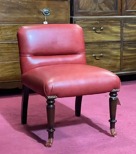 Englische Möbel Chesterfield Mahagoni Leder Hocker mit Rückenlehne auf Rollen