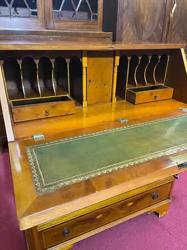 Englische Möbel Antik Sekretär Schreibtisch Eibe Ledereinlage in grün Made in UK