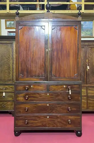 Englische Möbel Antik Mahagoni Herrenschrank Herrenzimmer Dielenschrank Kleider