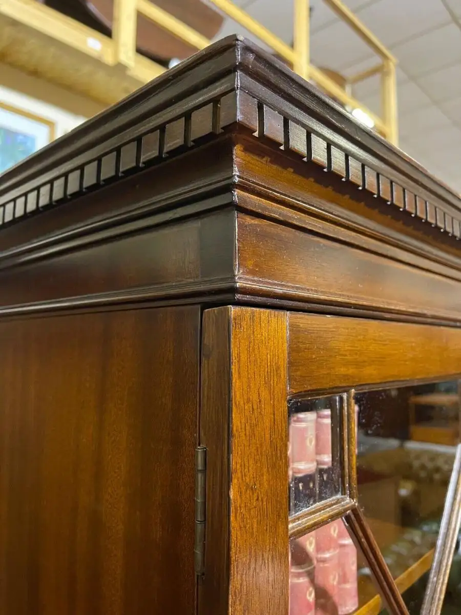 Englische Möbel original Stil Bücherschrank mit Leder Tablet Wohnzimmer England 2