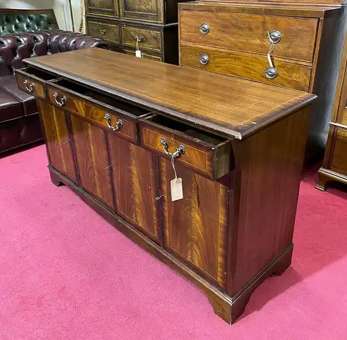 Englische Möbel Wohnzimmer Stil Mahagoni Sideboard Anrichte 4 Türen 3 Schubfach