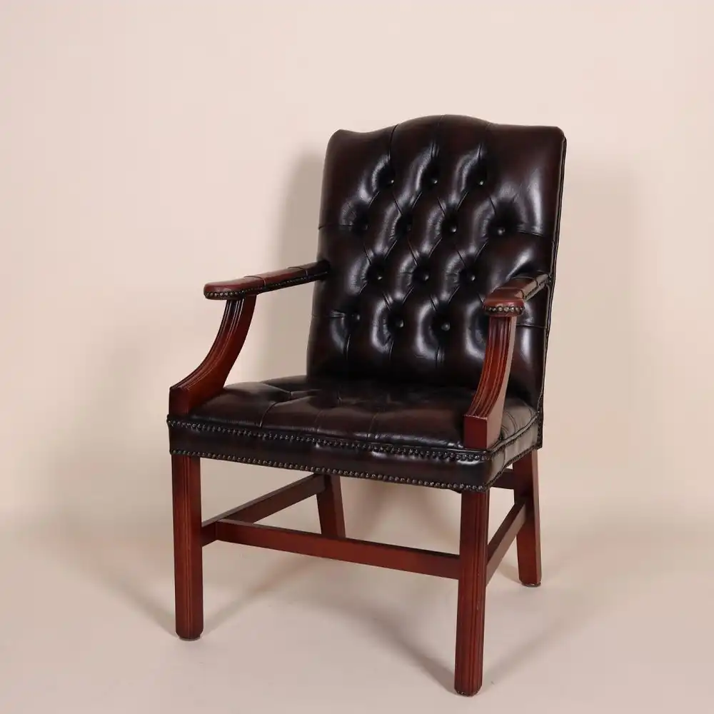 Englische Möbel Chesterfield Stuhl mit Armlehne Antik Leder in rotbraun Handmade 1