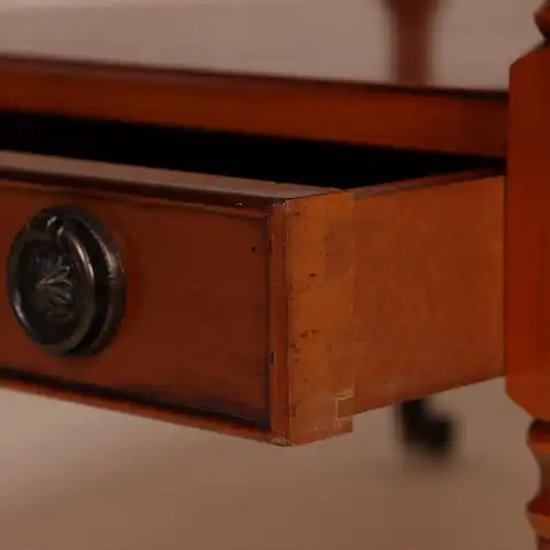 Englische Möbel Stilmöbel Regency Eibe Tisch Beistelltisch Lampentisch 2 Ebene