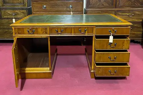 Englische Möbel Homeoffice Schreibtisch mit Ledereinlage in grün Eibe made in UK