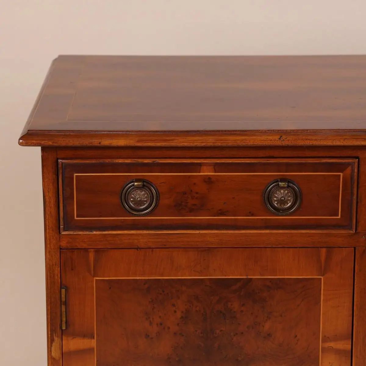 Englische Möbel Stilmöbel Sideboard Anrichte Mahagoni Intarsie Schubfächer 3