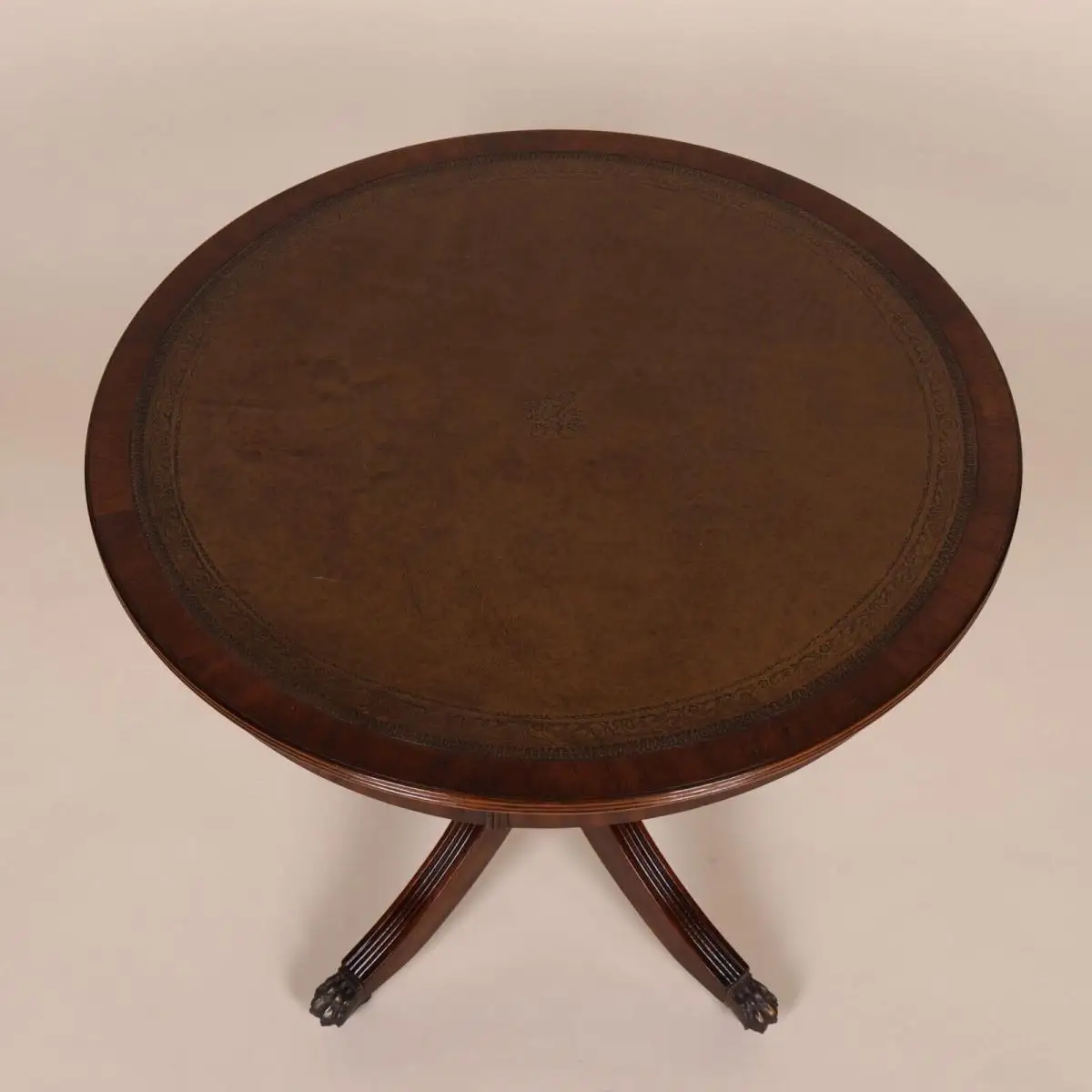 Englische Möbel Mahagoni Tisch Beistelltisch Ledereinlage braun Gold Prägung UK 2