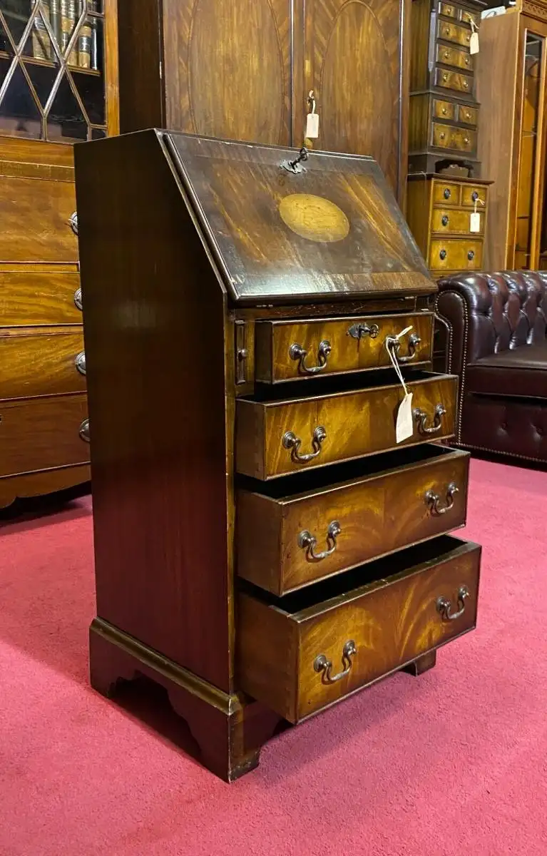 Englische Möbel Schreibtschi Sekretär Mahagoni Ledereinlage in grün Made in UK 5