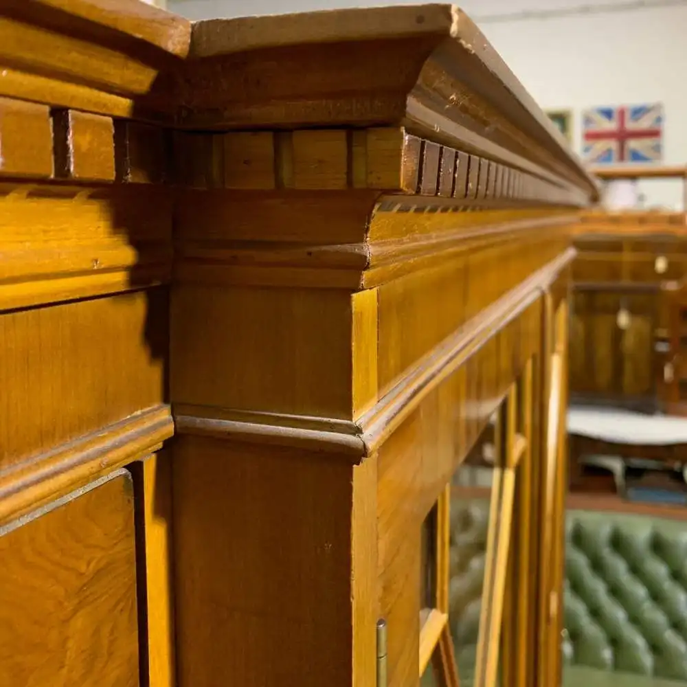 Englische Möbel Bücherschrank Bibliothek Eibe Herrenzimmer Vitrine aus England 2