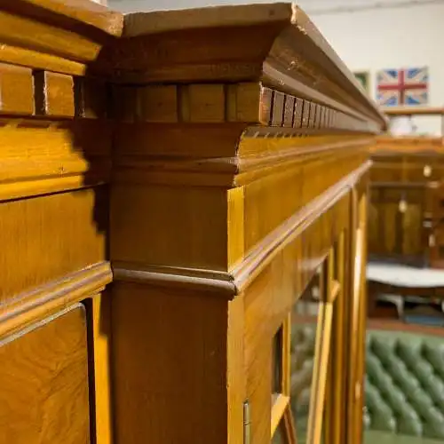 Englische Möbel Bücherschrank Bibliothek Eibe Herrenzimmer Vitrine aus England