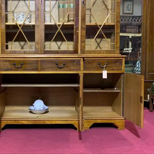 Englische Möbel Bücherschrank Bibliothek Eibe Herrenzimmer Vitrine aus England