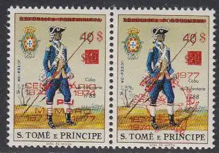 Sao Tomé und Principe Mi.Nr. Zdr.482-83b Militäruniformen m.Aufdruck 