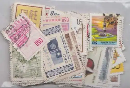 China / Taiwan, Paket mit 100 verschiedenen Briefmarken