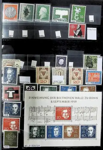 postfrische Bund Teilsammlung aus den Jahren 1951 bis 1995 mit u.a. Marienkirche