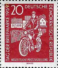 D,DDR Mi.Nr. 736 Tag der Briefmarke 59, Zustellerin auf Moped (20)