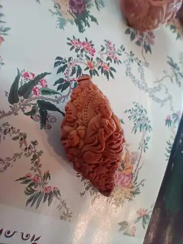 Antike chinesische Buddha Hediao-Nussperle, aufwendig geschnitzt