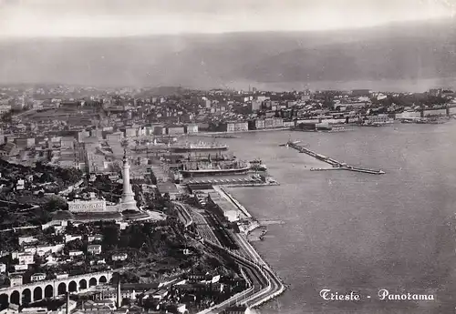 77 - Italien - Trieste , Triest , Panorama , Hafen - nicht gelaufen
