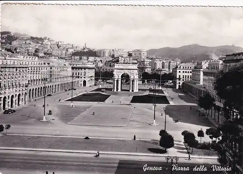 218 - Italien - Genova , Genua , Piazza della Vittoria - gelaufen 1952