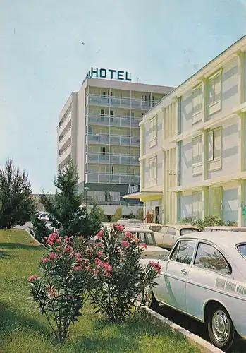 499 - Jugoslawien - Kroatien , Vodice , Hotel Imperial , Auto , VW - gelaufen