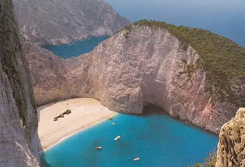 767 - Griechenland - Greece , Insel Zakynthos , Strand , Bucht , Felsen - gelaufen