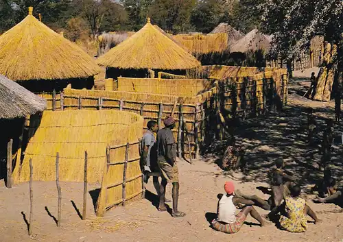 1317 - Rhodesien - Rhodesia , African Village , Ureinwohner , Eingeborene - gelaufen 1977