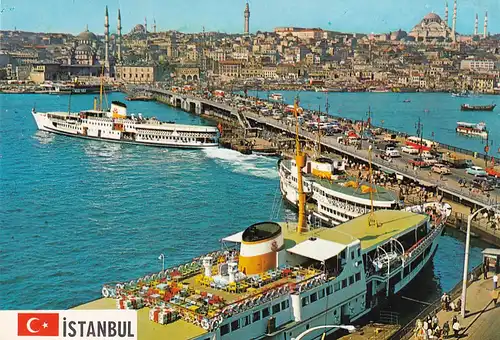1528 - Türkei - Türkiye , Istanbul , Karaköyden Köprü , Yeni Cami ve Süleymaniyeye dogru , Galata Brücke , neue Moschee , Süleymaniye , Schiff , Hafen , Brücke - gelaufen 1988