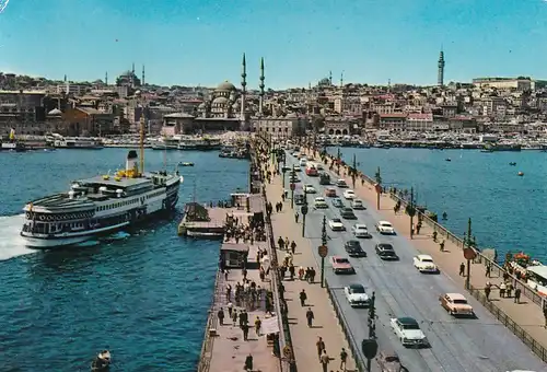 1534 - Türkei - Turkey , Istanbul , Galata köprüsü ve Yeni Cami , Galatabrücke u. neue Moschee , Brücke , Schiff , Auto - gelaufen 1969