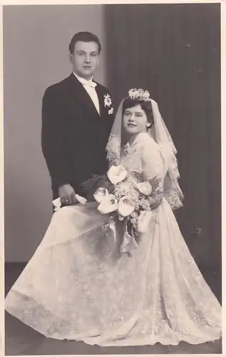1841 -  - Wien , Foto eines Ehepaares , Blumenstrauß , 1959