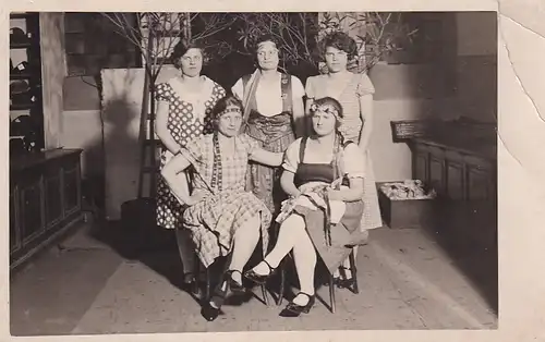 1933 - Österreich - Aufnahme fünf Frauen v. 1926 -  1926