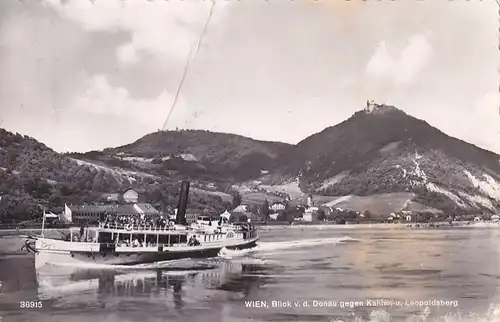 1946 - Österreich - Wien , Vienna , Blick von der Donau gegen Kahlenberg und Leopoldsberg , Schiff , Dampfer , Raddampfer , Schaufelraddampfer  - nicht gelaufen