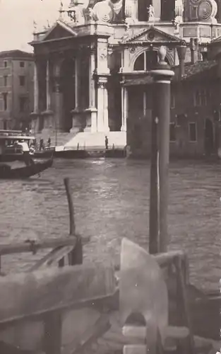 2077 - Italien - Venedig , Venezia , Aufnahme einer Kirche - gelaufen