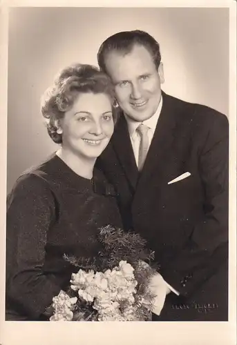 2239 - Österreich - Aufnahme , Paar zum Hochzeitstag 1962 -  1962