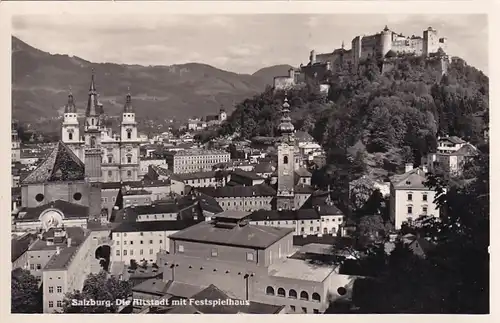 2475 - Österreich - Salzburg , Die Altstadt mit Festspielhaus - nicht gelaufen
