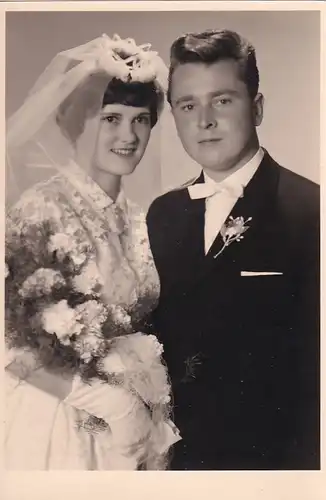 2583 - Österreich - Wien , Aufnahme eines Paares Hochzeit , zur Erinnerung an unsere Vermählung v. 1962