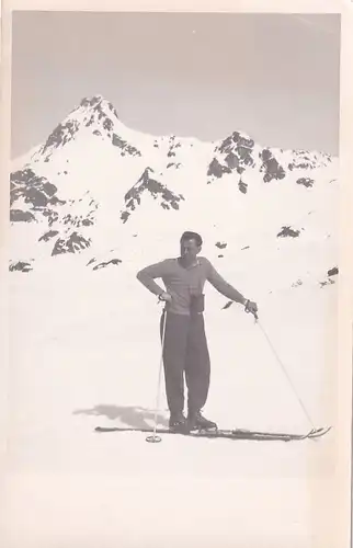 2586 - Aufnahme eines Skifahrers