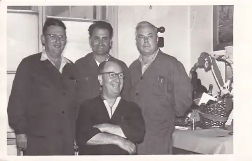 2601 - Aufnahme von vier Männern v. 1958
