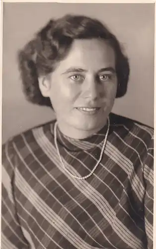 2649 - Aufnahme , Portrait einer Frau