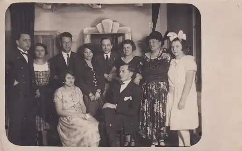 2665 - Aufnahme einer Gruppe Personen v. 1926 , Hietzingerhof