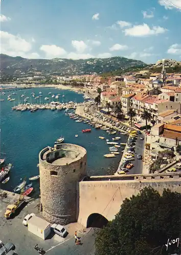 2819 - Frankreich - Calvi , La Corse , le quai de plaisance domine par la tour du sel , sentinelle desuete - gelaufen 1979