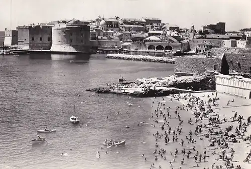 3713 - Jugoslawien - Kroatien , Dubrovnik , Stadtmauer , Strand - gelaufen 1961