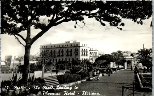 5648 - Malta - The Mall Leading to Phoenicia Hotel , Floriana - gelaufen 1960