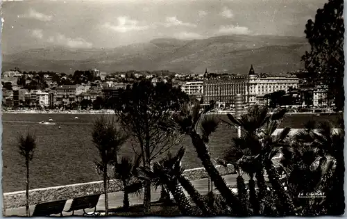 6202 - Frankreich - Cannes , La Cote d'Azur , Le Carlton et les Plages , vus des nouveaux jardins - gelaufen 1962