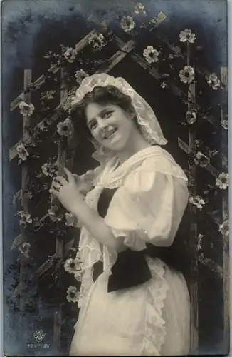 6491 -  - Motiv , Dame - gelaufen 1909