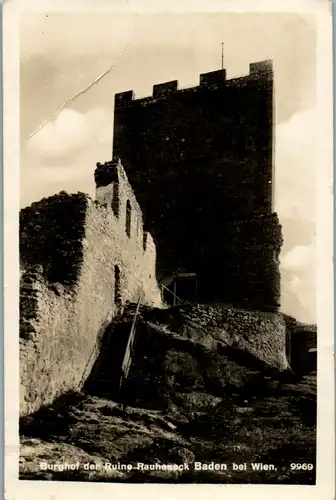 6512 - Niederösterreich - Baden bei Wien , Burghof der Ruine Rauheneck - gelaufen 1940