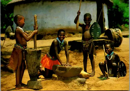 6764 - Südafrika - South Africa , Natal , Kwazulu , Valley of a thousand Hills , Eingeborere , Ureinwohner - nicht gelaufen