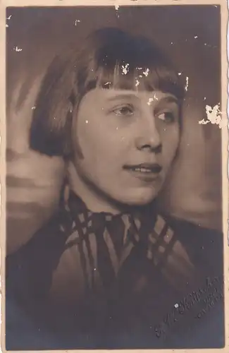 7424 -  - Aufnahme Frau v. 1925