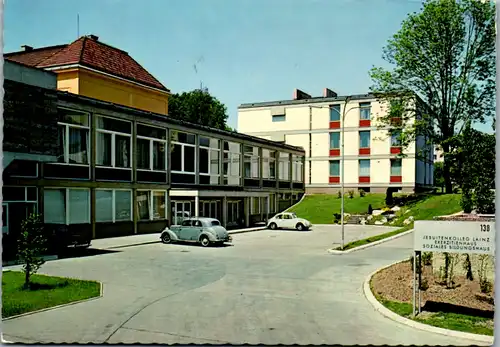 7616 - Wien - Wien-Lainz , Exerzitienhaus , Jesuitenkolleg , Soziales Bildungshaus , Auto - gelaufen