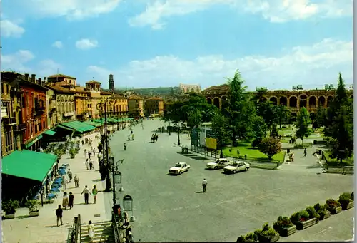 7656 - Italien - Verona , Piazza Bra - gelaufen 1993