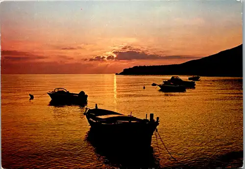 7659 - Italien - Vulcano , Isole Eolie , Alba a Porto di Levante , Ruderboot - nicht gelaufen