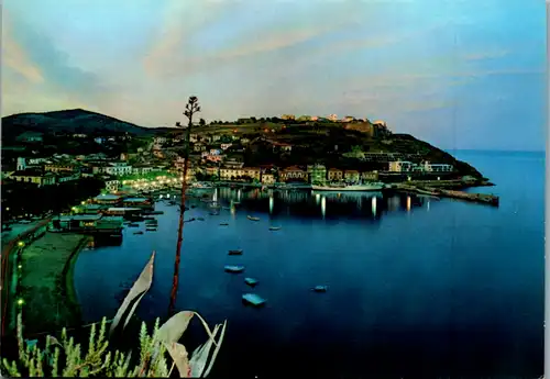 7664 - Italien - Isola d' Elba , Porto Azzurro di Notte , Bucht , Hafen - nicht gelaufen