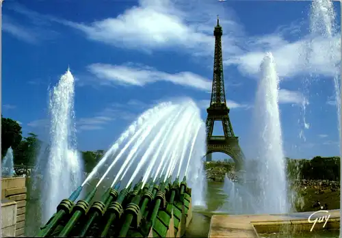 8267 - Frankreich - Paris et ses Merveilles , Les jeux d' eaux du Trocadéro et la tour Eiffel , Eiffelturm - gelaufen 1985
